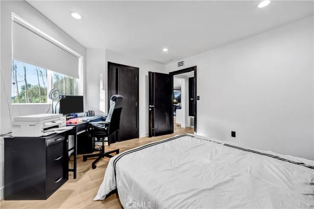 6672 Lakeridge Road, Los Angeles, CA 90068