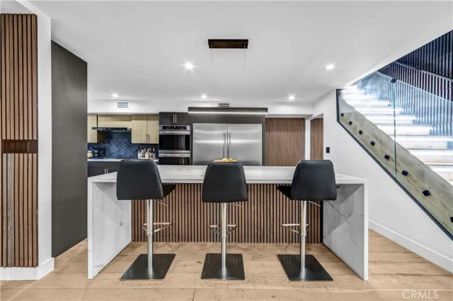 6672 Lakeridge Road, Los Angeles, CA 90068