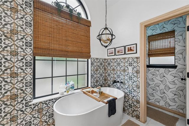 411 Crown Colony Road, Edmond, OK 73034