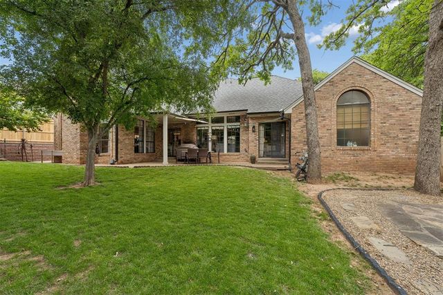 411 Crown Colony Road, Edmond, OK 73034