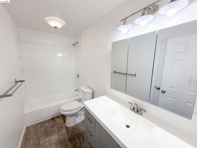 2767 Lone Bluff Way, San Jose, CA 95111