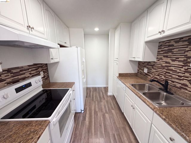 2767 Lone Bluff Way, San Jose, CA 95111