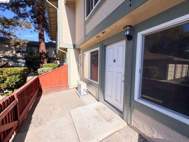 2767 Lone Bluff Way, San Jose, CA 95111