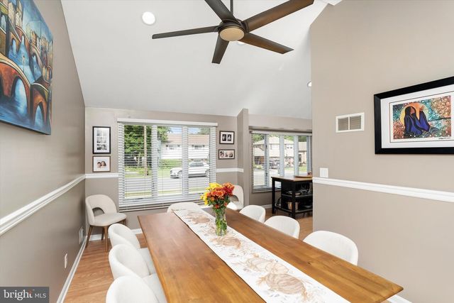15 OVINGTON DR, Hamilton, NJ 08620