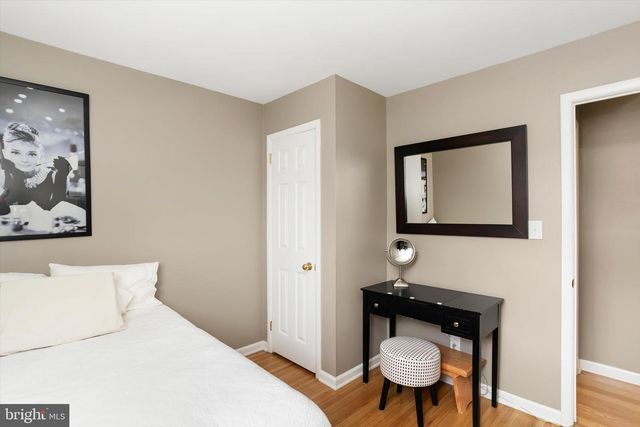 15 OVINGTON DR, Hamilton, NJ 08620