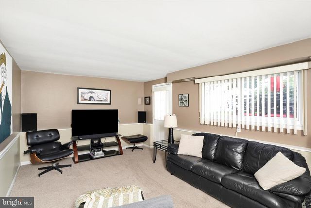 15 OVINGTON DR, Hamilton, NJ 08620