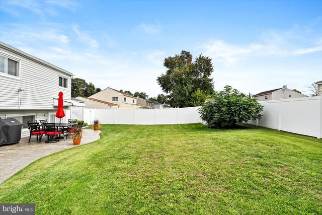 15 OVINGTON DR, Hamilton, NJ 08620