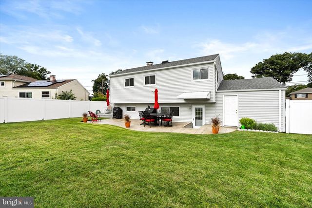 15 OVINGTON DR, Hamilton, NJ 08620