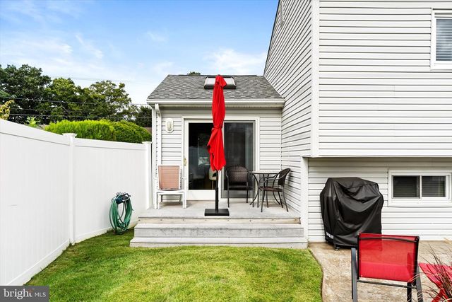 15 OVINGTON DR, Hamilton, NJ 08620