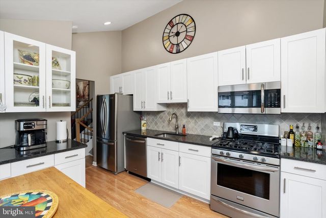 15 OVINGTON DR, Hamilton, NJ 08620