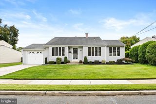 15 OVINGTON DR, Hamilton, NJ 08620