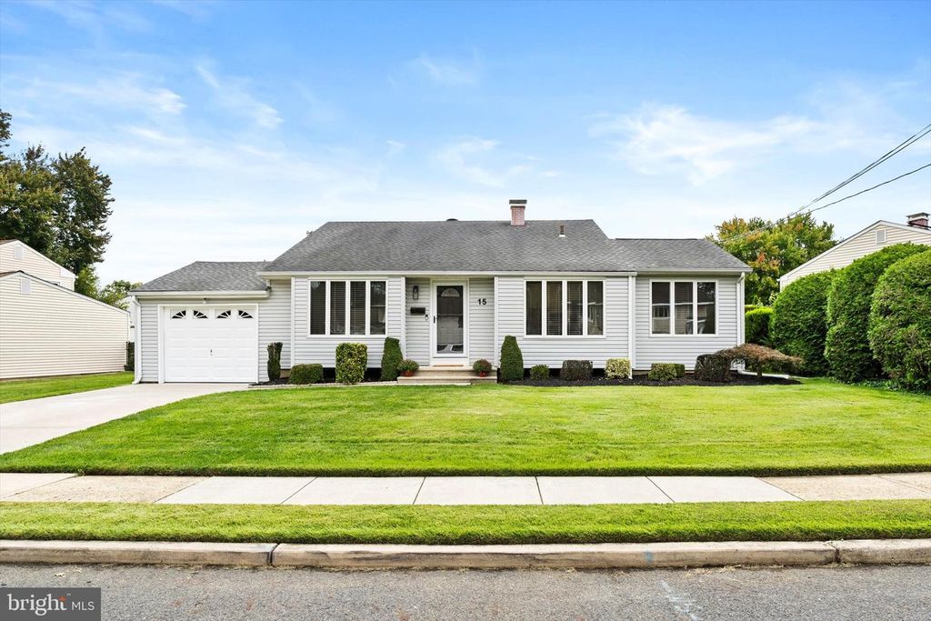 15 OVINGTON DR, Hamilton, NJ 08620