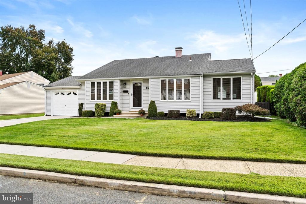 15 OVINGTON DR, HAMILTON, NJ 08620 — photo 2