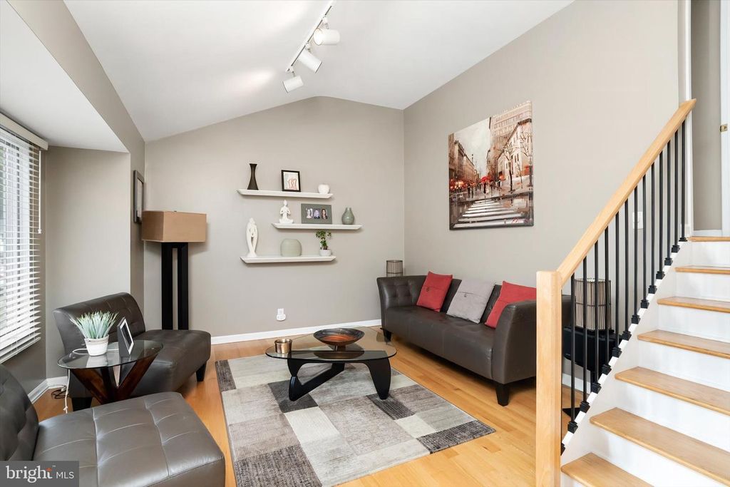15 OVINGTON DR, HAMILTON, NJ 08620 — photo 3