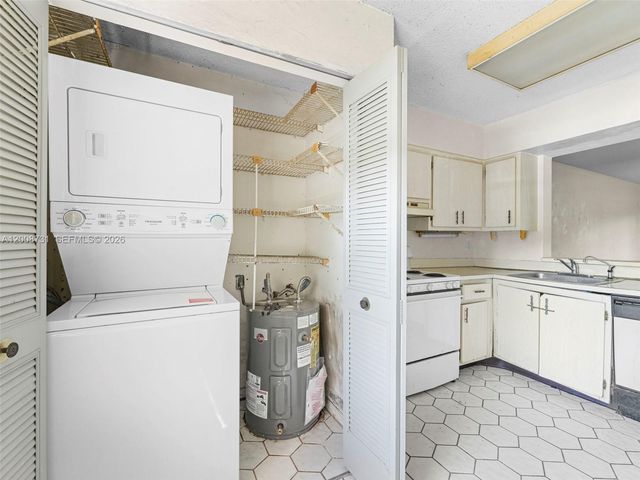 480 NW 76th Ave 102, Margate, FL 33063