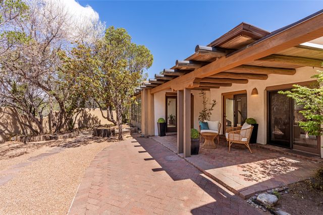1009 Paseo De La Cuma, Santa Fe, NM 87501