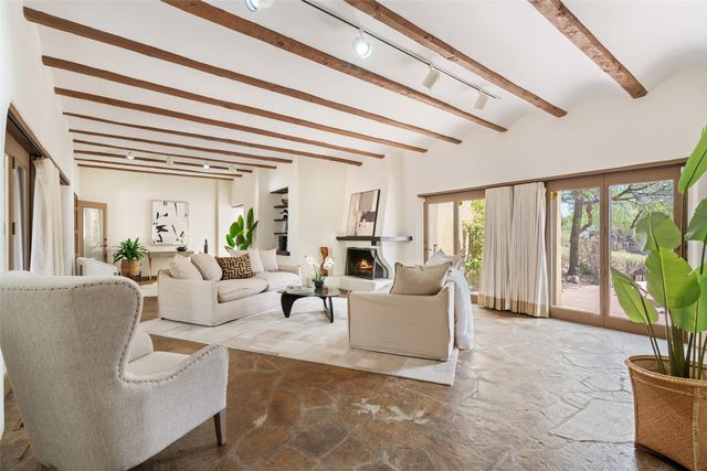 1009 Paseo De La Cuma, Santa Fe, NM 87501