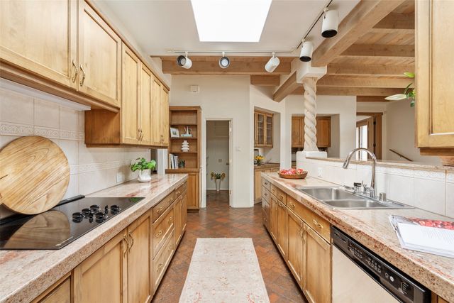 1009 Paseo De La Cuma, Santa Fe, NM 87501