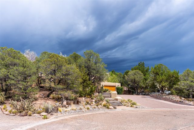 1009 Paseo De La Cuma, Santa Fe, NM 87501