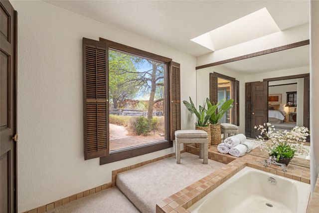 1009 Paseo De La Cuma, Santa Fe, NM 87501