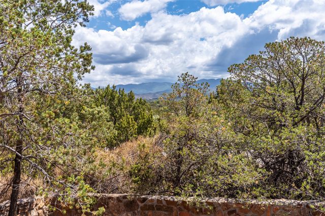 1009 Paseo De La Cuma, Santa Fe, NM 87501