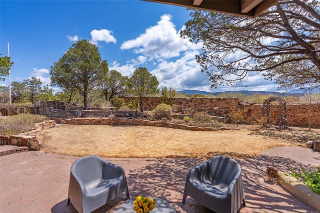 1009 Paseo De La Cuma, Santa Fe, NM 87501