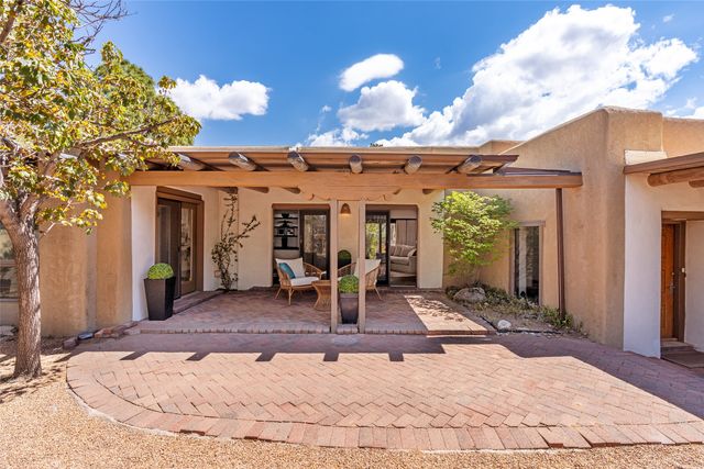 1009 Paseo De La Cuma, Santa Fe, NM 87501