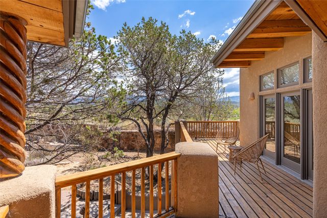 1009 Paseo De La Cuma, Santa Fe, NM 87501