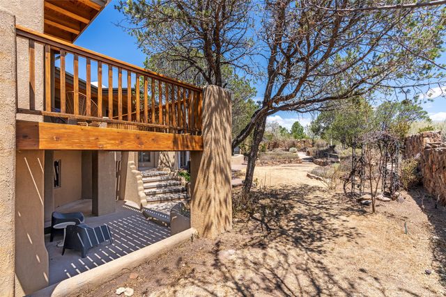 1009 Paseo De La Cuma, Santa Fe, NM 87501
