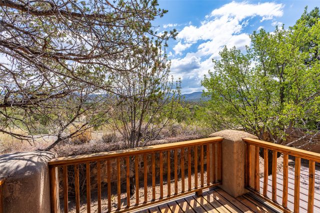 1009 Paseo De La Cuma, Santa Fe, NM 87501