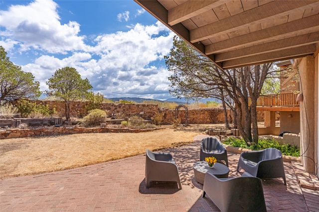 1009 Paseo De La Cuma, Santa Fe, NM 87501