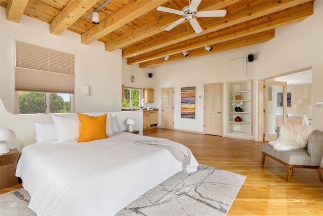 1009 Paseo De La Cuma, Santa Fe, NM 87501
