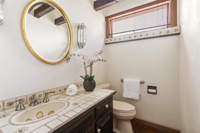 1009 Paseo De La Cuma, Santa Fe, NM 87501