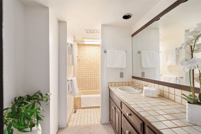 1009 Paseo De La Cuma, Santa Fe, NM 87501