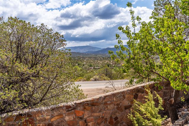 1009 Paseo De La Cuma, Santa Fe, NM 87501