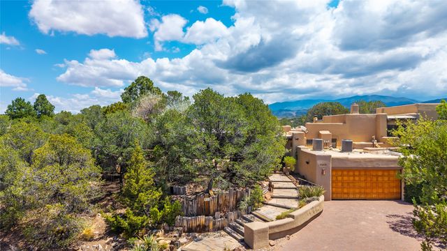1009 Paseo De La Cuma, Santa Fe, NM 87501