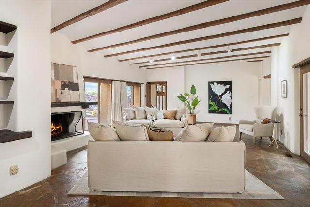 1009 Paseo De La Cuma, Santa Fe, NM 87501