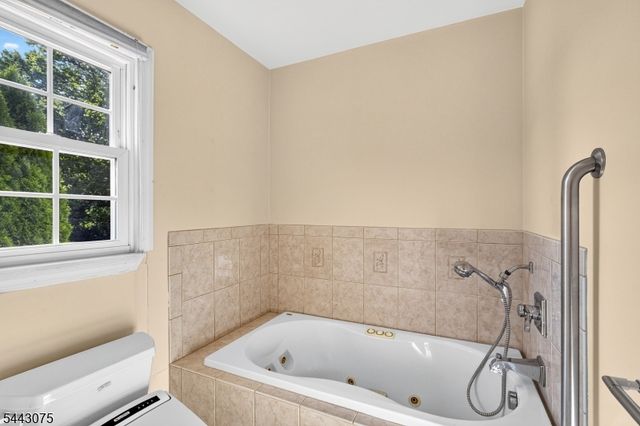 30 Hamilton Ln, Plainsboro Twp., NJ 08536