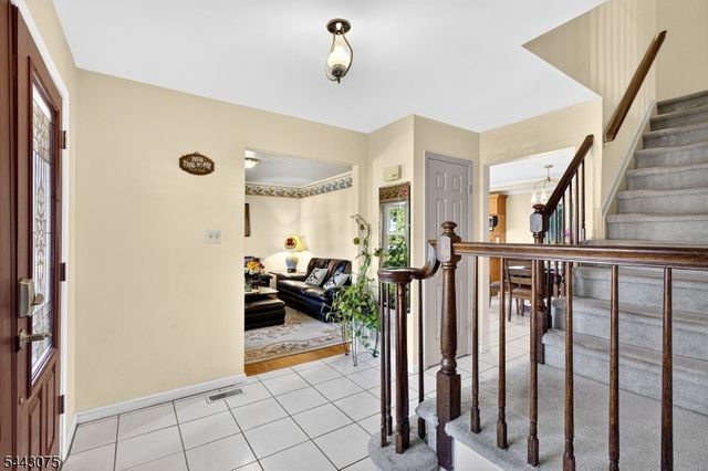 30 Hamilton Ln, Plainsboro Twp., NJ 08536