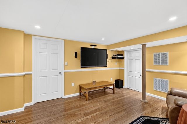 30 Hamilton Ln, Plainsboro Twp., NJ 08536