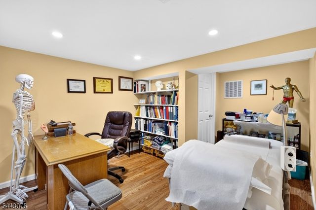 30 Hamilton Ln, Plainsboro Twp., NJ 08536
