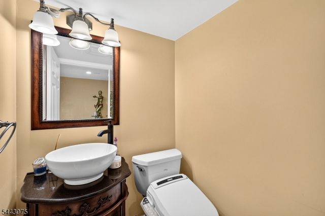 30 Hamilton Ln, Plainsboro Twp., NJ 08536
