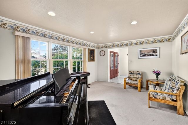 30 Hamilton Ln, Plainsboro Twp., NJ 08536