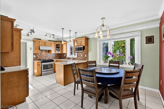 30 Hamilton Ln, Plainsboro Twp., NJ 08536