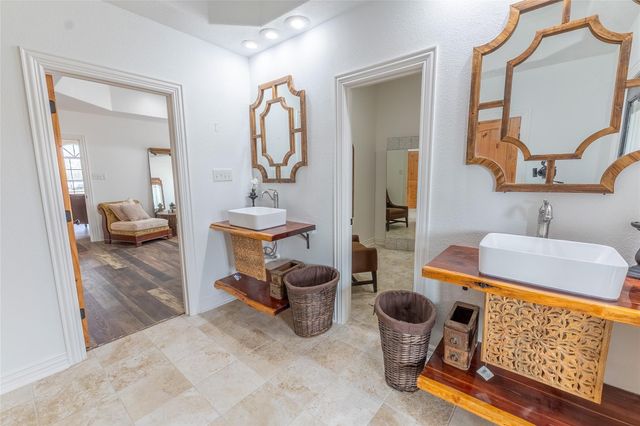 105 County Road 2239, Cleveland, TX 77327