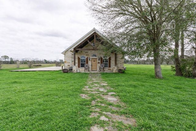 105 County Road 2239, Cleveland, TX 77327