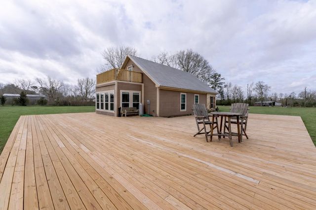 105 County Road 2239, Cleveland, TX 77327