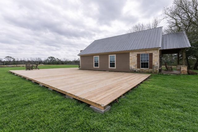 105 County Road 2239, Cleveland, TX 77327