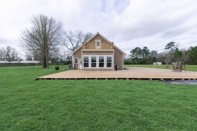105 County Road 2239, Cleveland, TX 77327