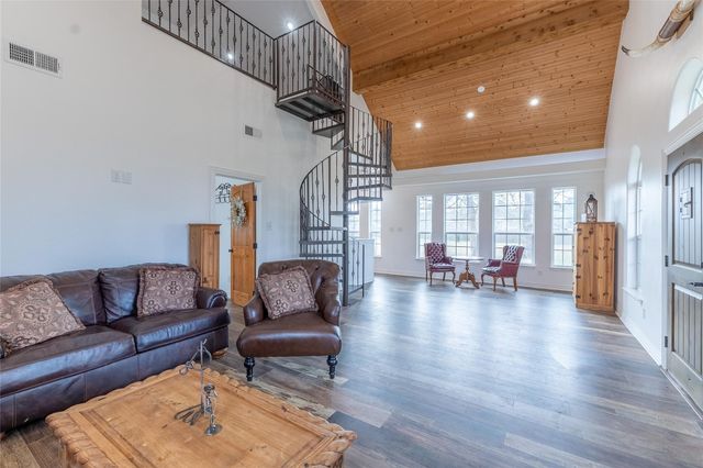 105 County Road 2239, Cleveland, TX 77327